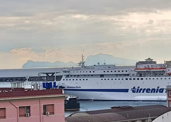 Bed and Breakfast #Zonaporto Napoli